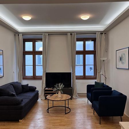 City Centre Apartment With Parking Прага Екстериор снимка