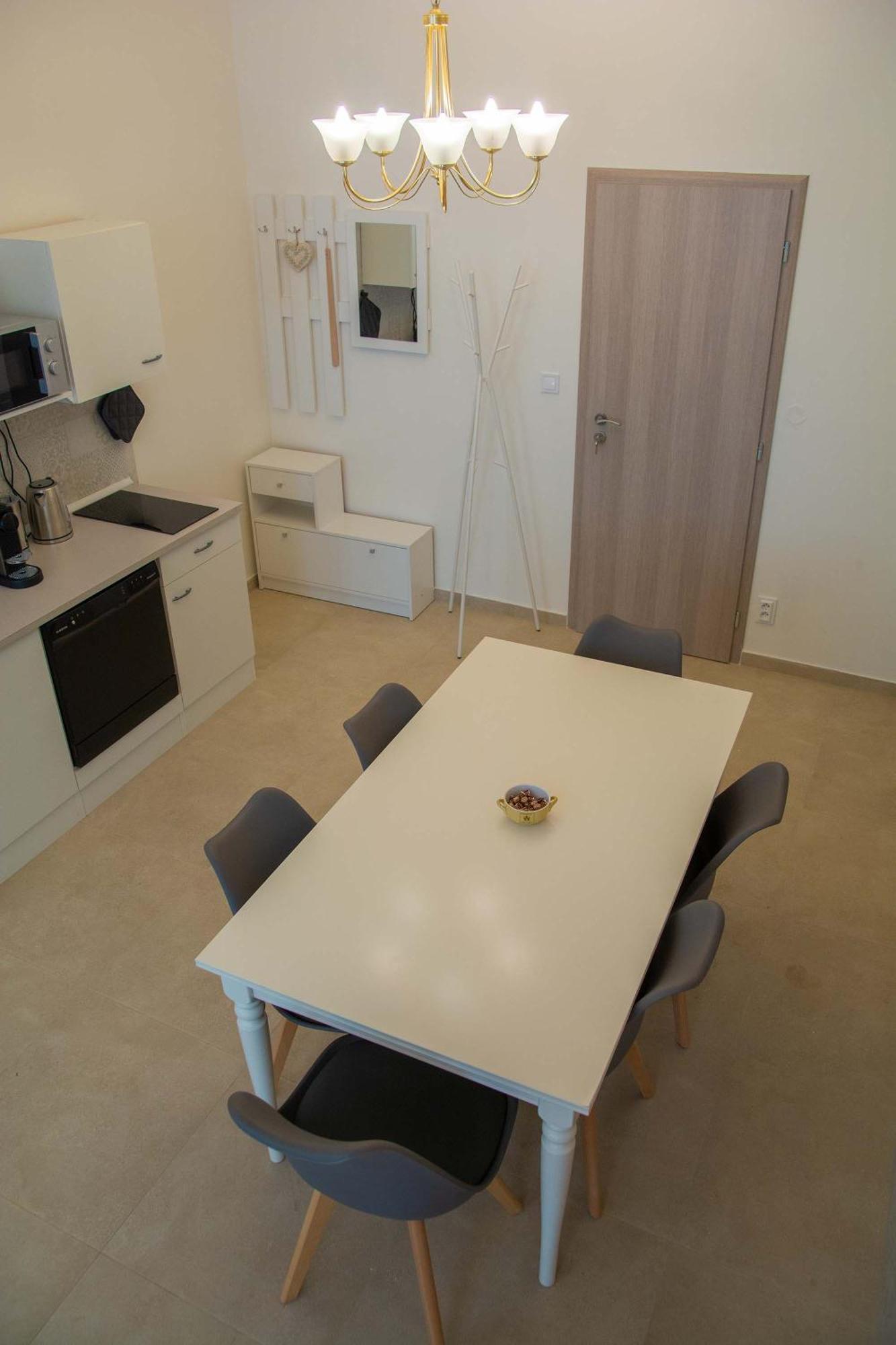 City Centre Apartment With Parking Прага Екстериор снимка